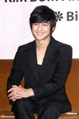 幻灯组图：韩版F4成员金范赴台湾举行粉丝见面会