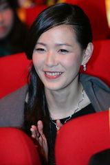 高清图集：新浪网络盛典 张悬深情演唱笑容满面