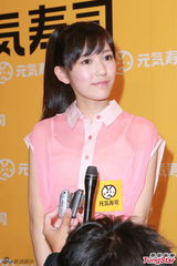 组图：AKB48渡边麻友访港大送飞吻 与粉丝握手