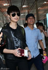 组图：李宇春受邀赴戛纳 临行与新浪娱乐Saybye