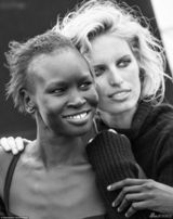 组图:米兰达领衔众超模助阵倍耐力挂历50周年庆