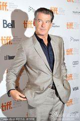 电影《爱即所需》首映 皮尔斯-布鲁斯南帅气现身