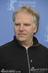 高清组图：柏林评审团成员发布会 小金熊奖杯闪耀