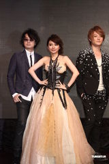 组图：F.I.R将发全新大碟 阿沁飞儿分手后不尴尬