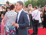 组图：《霍比特人》全球首映 红毯吸引近十万人围观