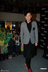 组图：林峰徐子珊出席活动 皆表态不会离开无线