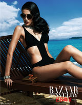 张蓝心比基尼摩登性感写真秀美腿