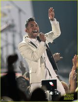 组图：米格尔公告牌颁奖典礼现场热舞