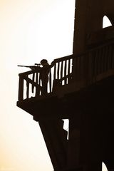 高清图：《追捕》雨雪终极决战 海清变身狙击手