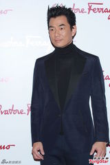 组图：张静初任贤齐等优雅亮相品牌活动