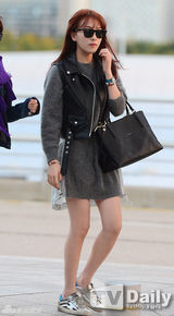 组图：Kara成员姜智英Nicole赴日将开唱