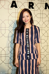 组图：江一燕成时尚品牌新宠 优雅随性清新亮相