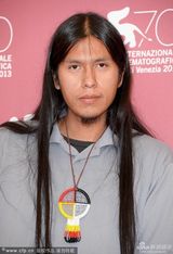 组图：《青松岭》发布会 导演安娜搂主创亮相