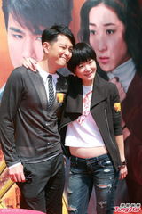 组图：钟嘉欣发生车祸 田蕊妮笑杜汶泽非巨雕