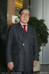 组图：郭晶晶产子 霍震霆接受采访心情大好