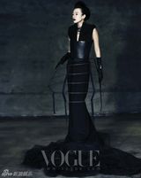 幻灯图集：章子怡登韩国版《Vogue》 嘴唇乌黑