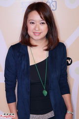 组图：梁小冰赞性教育节目 余思敏教女保护自己