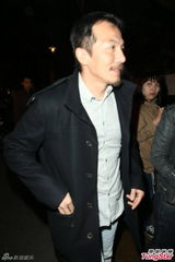 组图：陆川戴立忍曾宝仪等现身张震婚礼