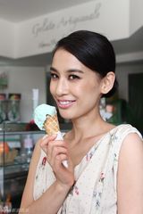 高清图组：黄圣依游玩威尼斯电影节