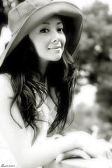 组图：许榕真气质写真儒雅大气