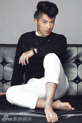 组图：歌浴森全新写真造型鬼马 新单曲蓄势待发