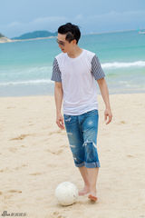 组图：陈楚生最新写真曝光 碧海蓝天尽显潇洒