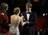 组图：汤姆-霍伯获最佳导演 凯瑟琳-毕格罗献吻