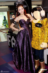 组图：熊黛林低胸性感 称不与郭富城拍裸照调情