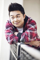 组图：肥四张羽拍夏日阳光写真动感活力