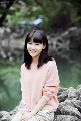 组图：《月光恋》今上映 贾青清纯演绎新版静秋