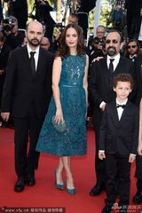 组图：戛纳电影节闭幕红毯现场 群星争艳