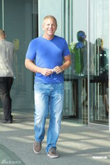 组图：李玟犹太仪式婚礼曝光 老公酒店外见媒体