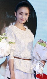 组图：佟丽娅杜淳拍吻戏 陈思成吃醋电话监控