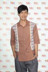 组图：严爵坦言不会追女生 自曝曾有暗恋经历