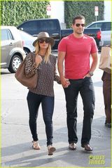 组图：《生活大爆炸》Penny牵手新超人