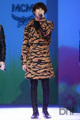 组图：少时徐贤等撑品牌活动 SHINee帅气献唱