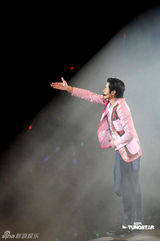 幻灯图：郭富城演唱会火爆登场 呈献亮丽舞台盛宴