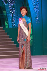 组图：港姐欧阳巧莹获得友谊小姐奖