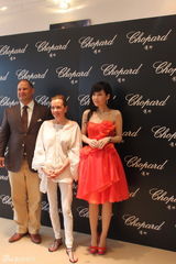 组图：周慧敏妩媚出席活动 肌肤白皙气质优雅高贵