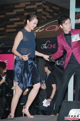 组图：《香港仔》首映礼 梁咏琪透视杨千嬅清纯