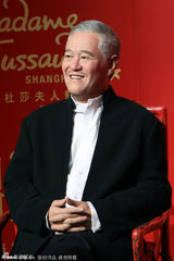 组图：明星蜡像排排站 长得不像还点赞