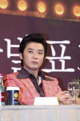 高清组图：韩星安在旭孙谭菲宣传新剧《光与影》