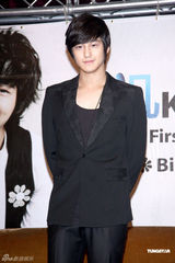 幻灯组图：韩版F4成员金范赴台湾举行粉丝见面会