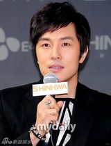 组图：韩国偶像组合神话15周年演唱会