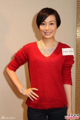 组图：王君馨试珠宝迟到 江美仪自曝投票田蕊妮