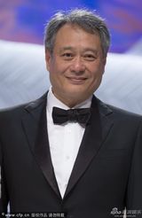 组图：戛纳电影节开幕 导演李安双手合什