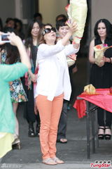 组图：甄妮欧阳菲菲齐聚 轻松心情迎开唱