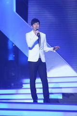 高清组图：新浪网络盛典 满江献唱《中华诵》