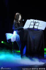 高清图：朴信惠上海热裤跳辣舞 示范可爱颂互动