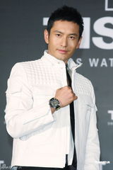 组图：黄晓明台湾出席活动称最迟40岁结婚